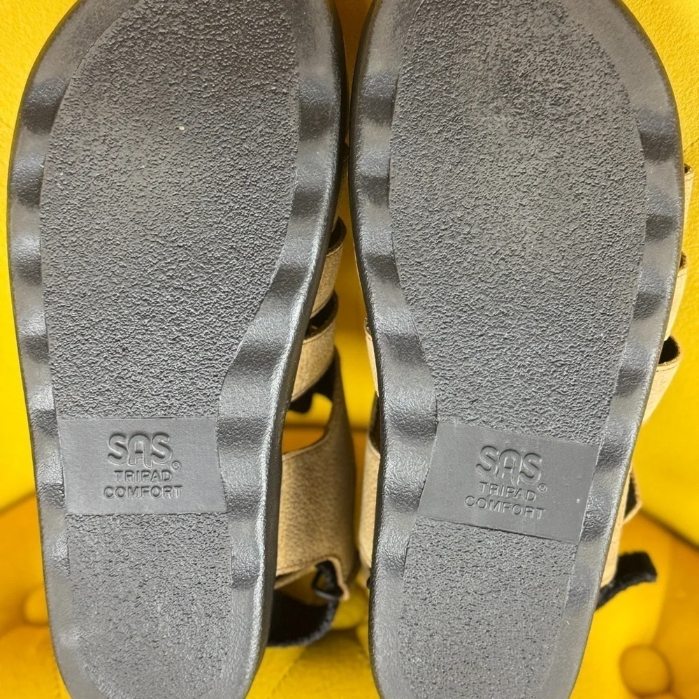 SAS Endeavor Iron Tan Color Leather Sandals. Men's 9 1/2